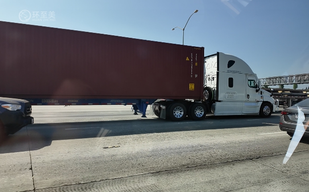 美国53尺集装箱卡车：掌握这5个关键变量，轻松预判成本！